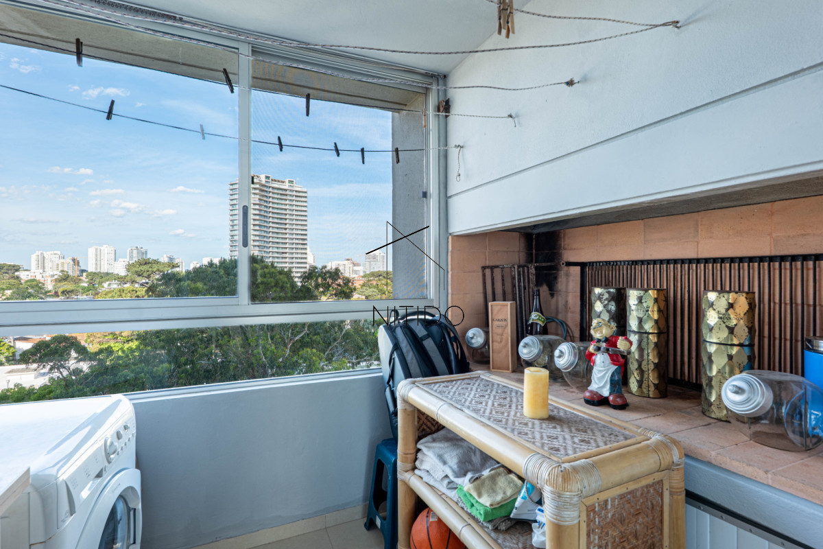 Apartamento ID.301 - Oportunidad en playa mansa, 2 dormitorios y parrillero propio 