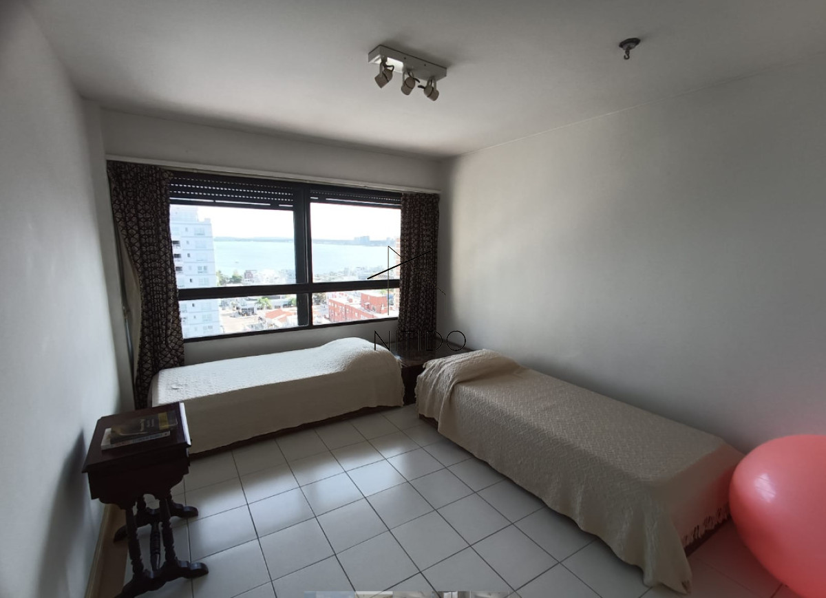 Apartamento ID.447 - apto de 4 dormitorios y servicio en peninsula 