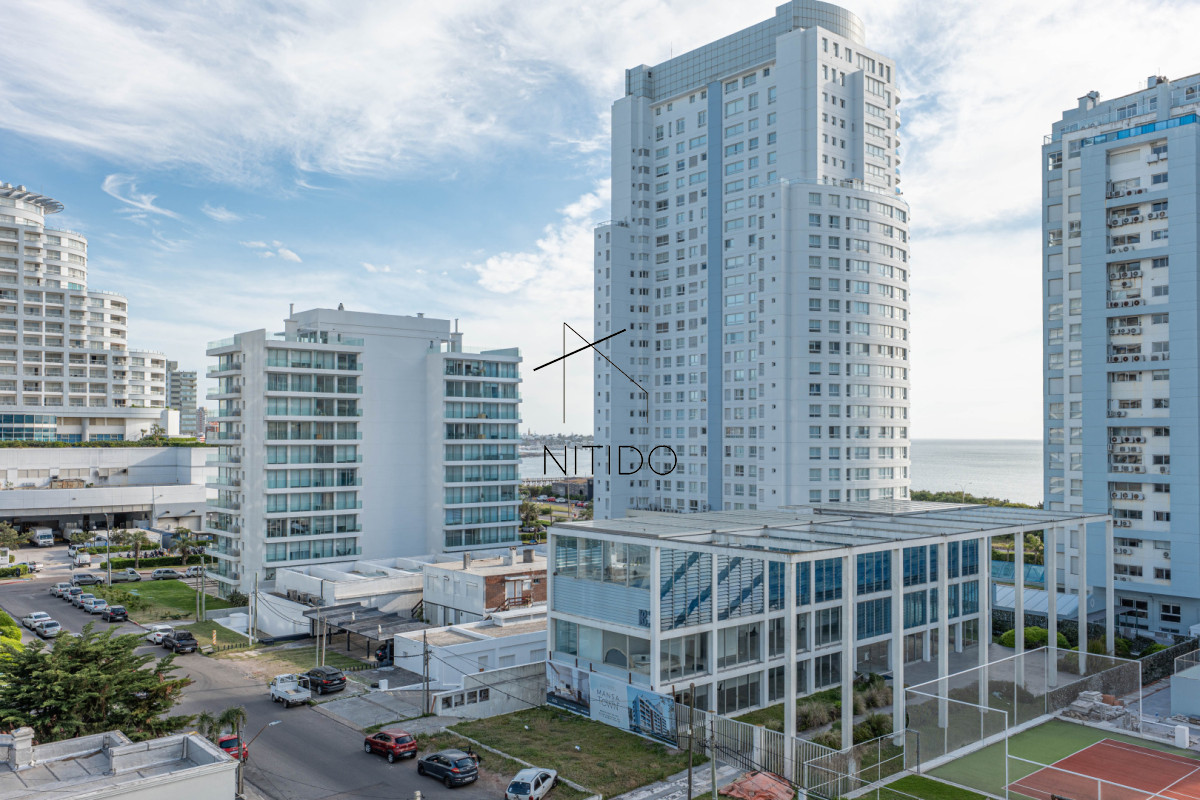 Apartamento ID.301 - Oportunidad en playa mansa, 2 dormitorios y parrillero propio 