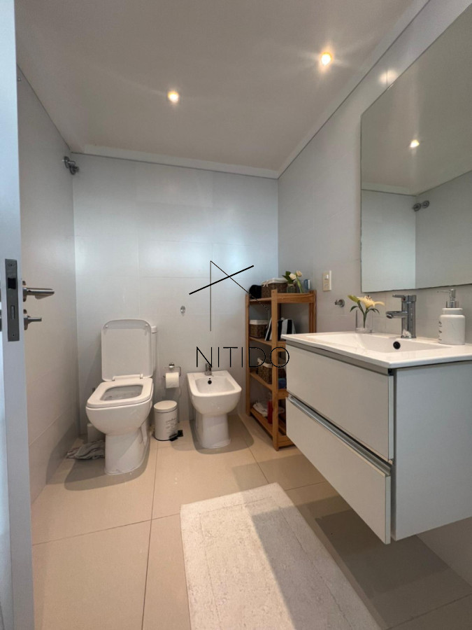 Apartamento ID.704 - Apartamento de 3 dormitorios y 3 baños a pasos de playa brava 
