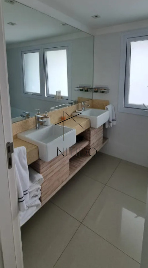 Apartamento ID.323 - Apartamento en primera linea de playa mansa, 3 dormitorios 