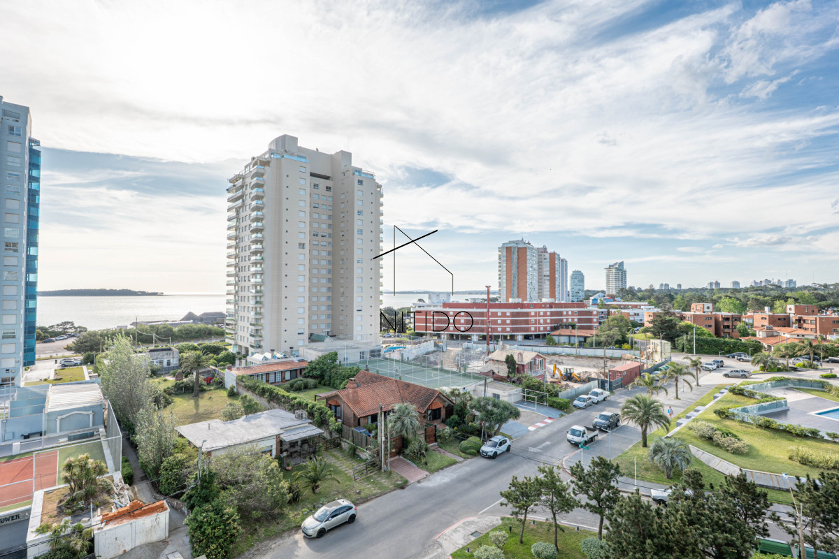 Apartamento ID.301 - Oportunidad en playa mansa, 2 dormitorios y parrillero propio 