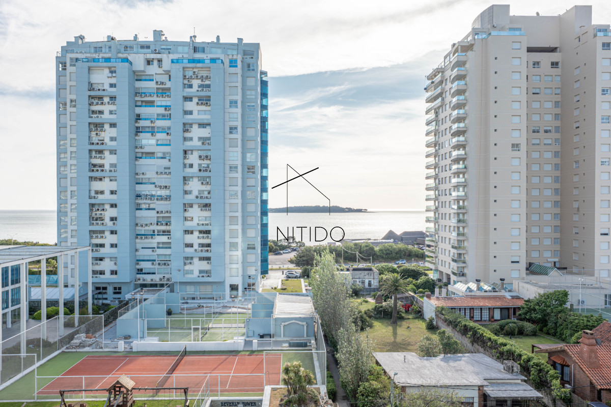 Apartamento ID.301 - Oportunidad en playa mansa, 2 dormitorios y parrillero propio 