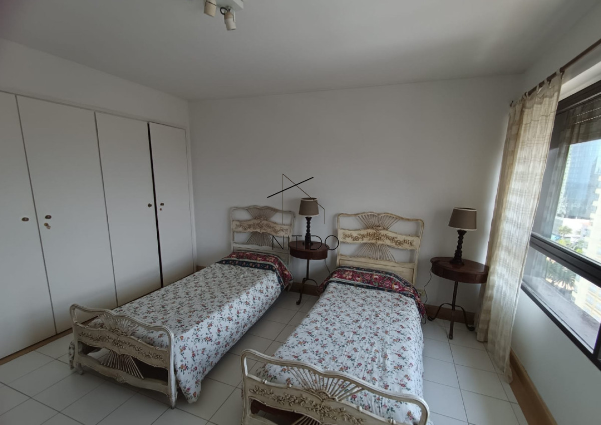 Apartamento ID.447 - apto de 4 dormitorios y servicio en peninsula 