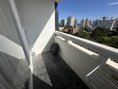 Apartamento en alquiler de tres dormitorios en brava Punta del Este