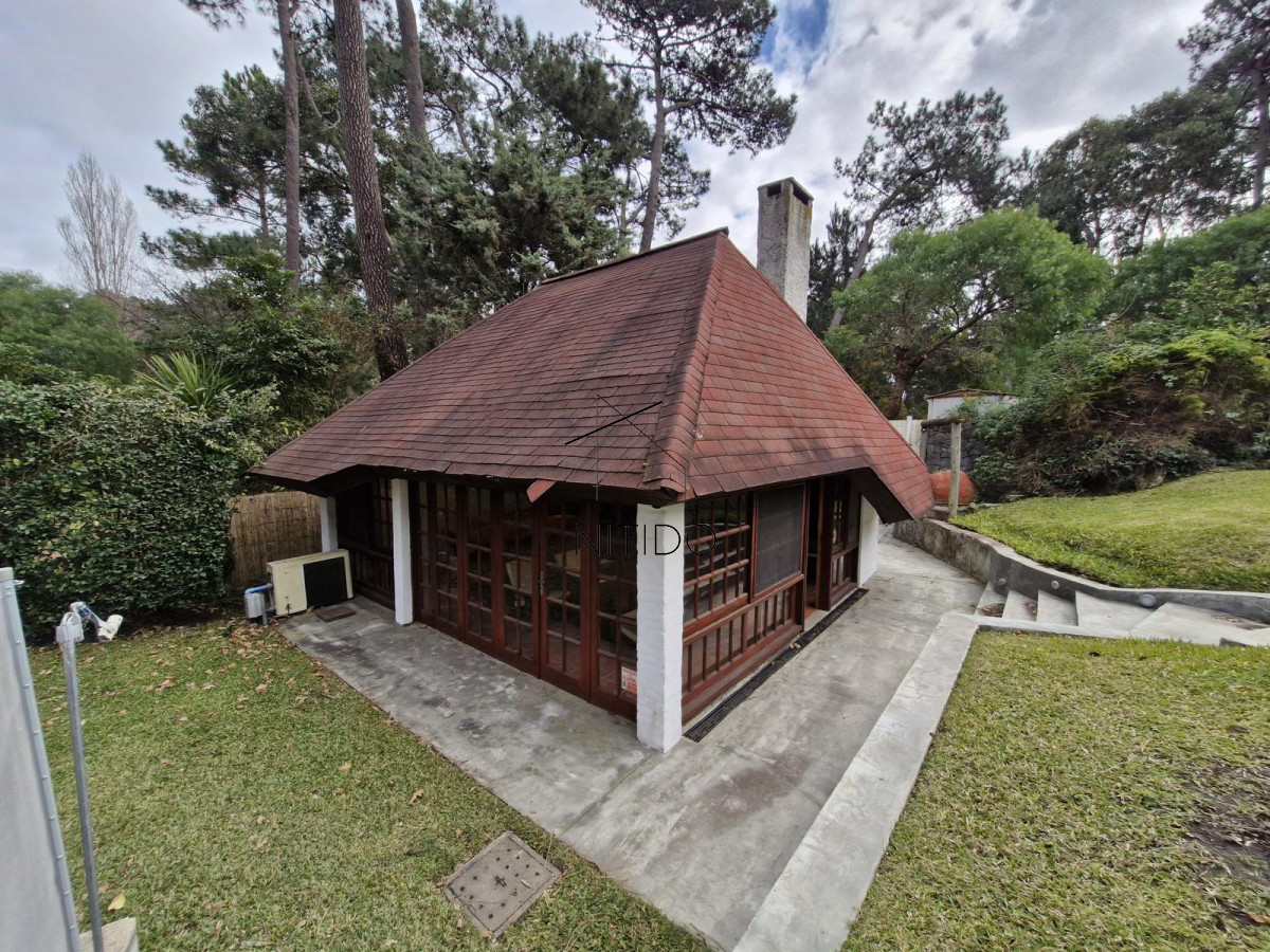 Casa ID.25 - casa en pinares de 3 dormitorios y servicio 