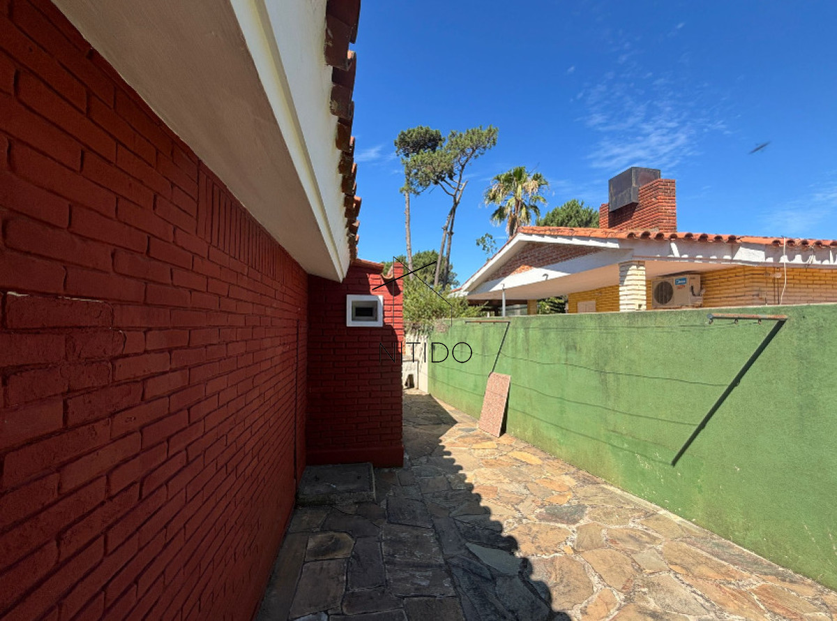 Casa ID.340 - Casa de 3 dormitorios con piscina en zona colegios 