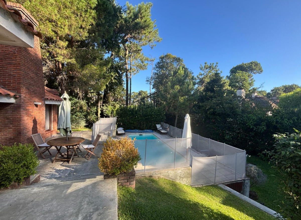 Casa ID.25 - casa en pinares de 3 dormitorios y servicio 