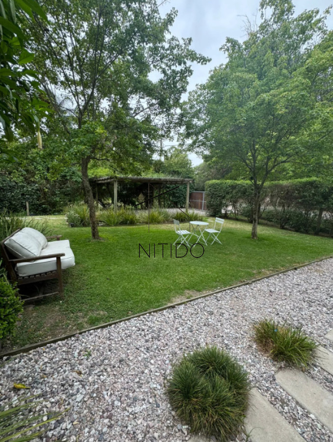 Casa ID.401 - Casa de 4 dormitorios en Pinares a 2 cuadras de la playa 