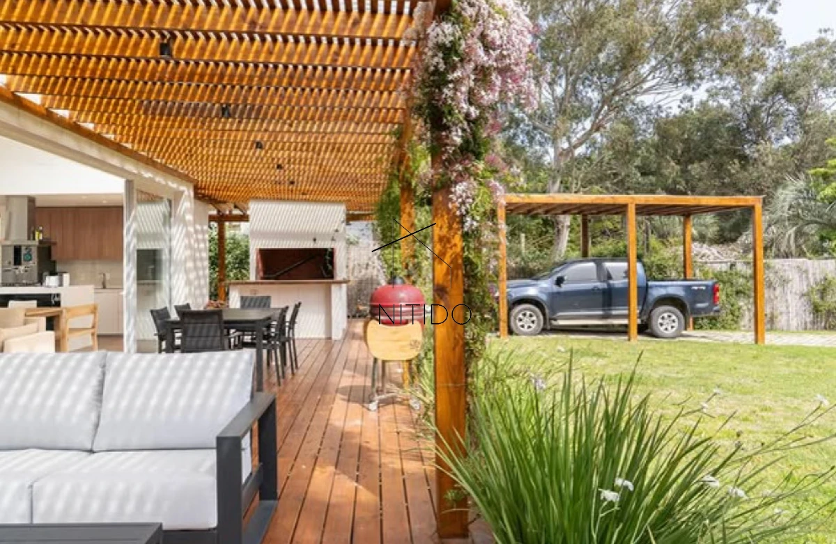 Casa ID.459 - Casa en rincon del indio, 3 dormitorios y 2 baños 