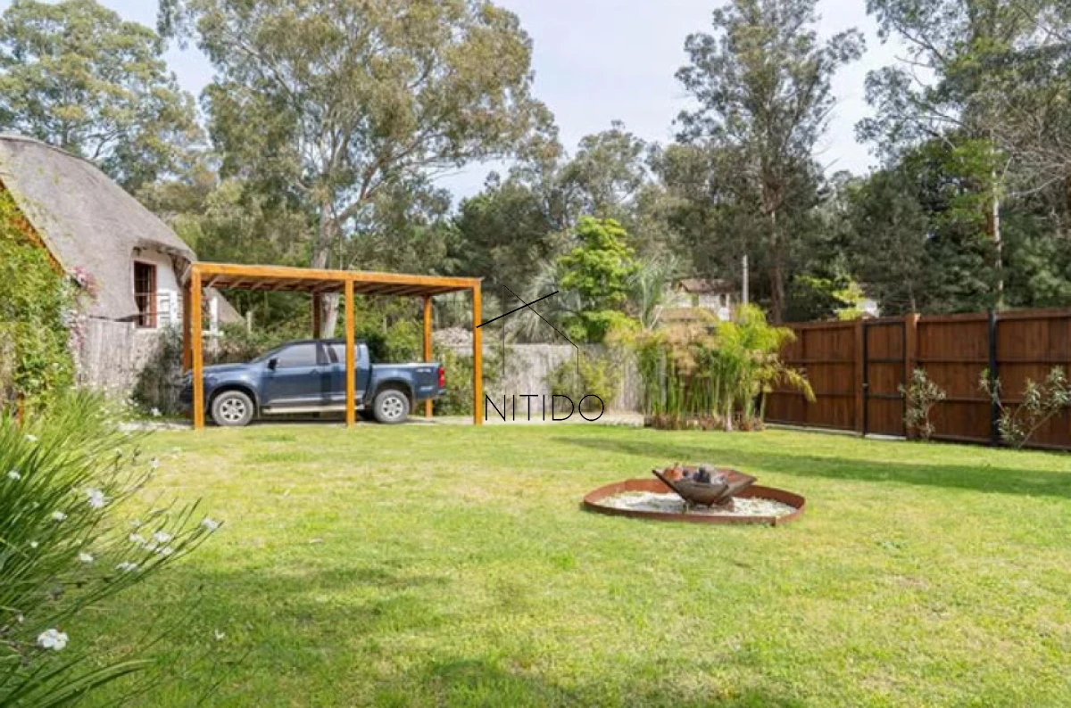 Casa ID.459 - Casa en rincon del indio, 3 dormitorios y 2 baños 