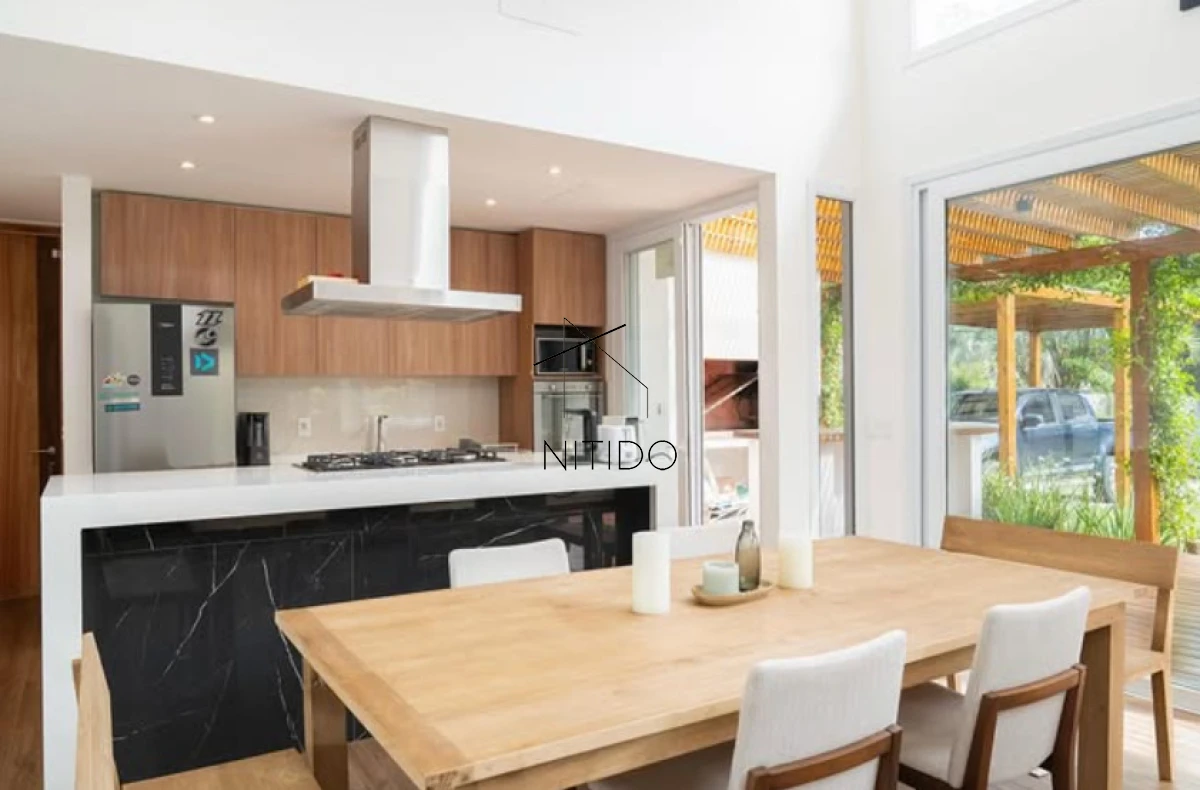 Casa ID.459 - Casa en rincon del indio, 3 dormitorios y 2 baños 