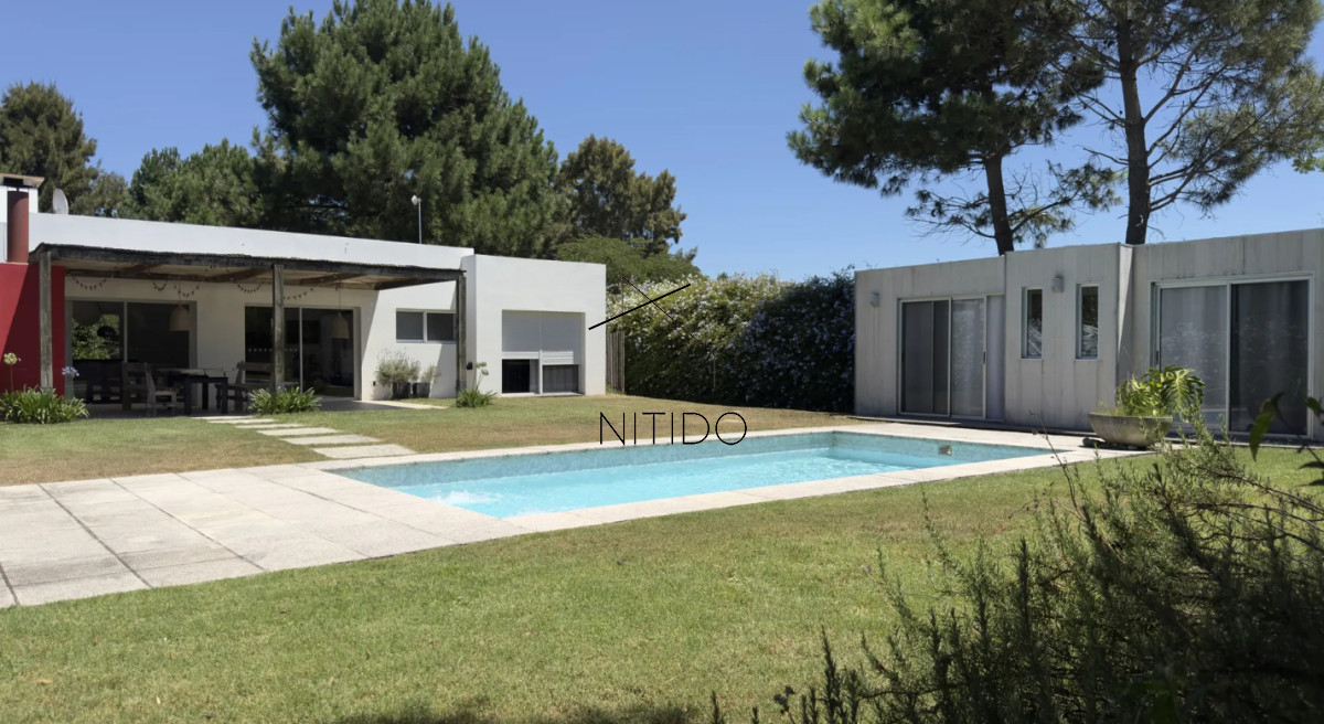 Casa ID.554 - Casa de 4 dormitorios en alquiler anual 