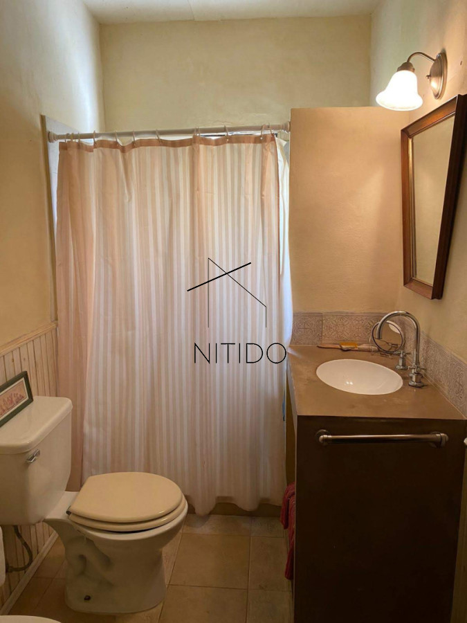 Casa ID.354 - Casa de 3 dormitorios y servicio en alquiler anual 