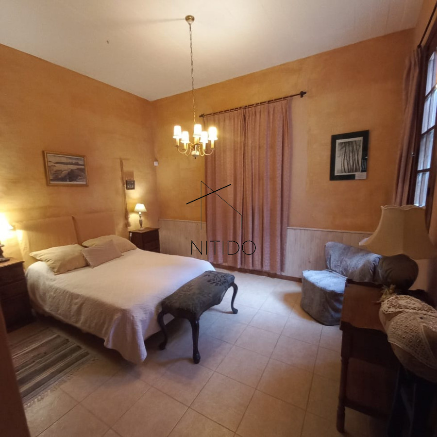 Casa ID.354 - Casa de 3 dormitorios y servicio en alquiler anual 