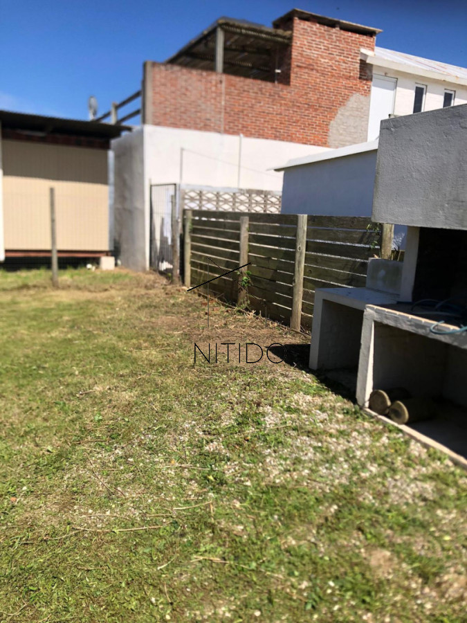 Casa ID.320 - Casa de 2 dormitorios a media cuadra de la playa 