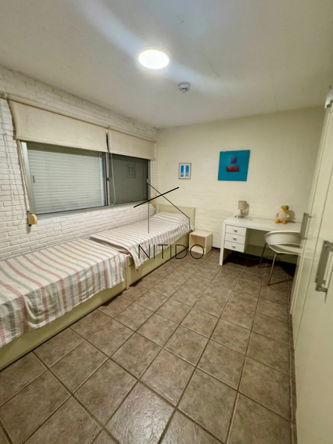 Casa ID.401 - Casa de 4 dormitorios en Pinares a 2 cuadras de la playa 