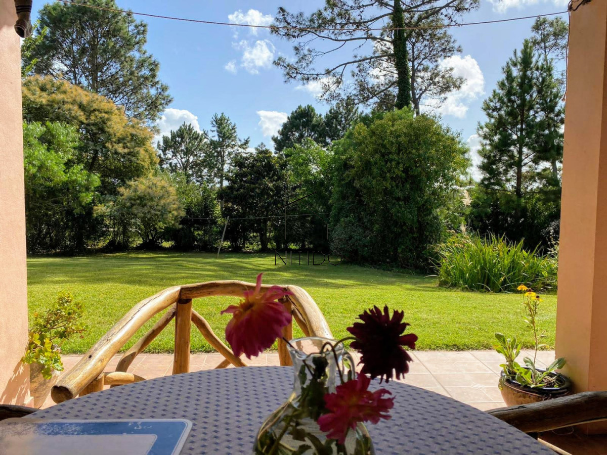 Casa ID.354 - Casa de 3 dormitorios y servicio en alquiler anual 