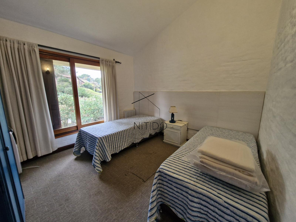 Casa ID.25 - casa en pinares de 3 dormitorios y servicio 