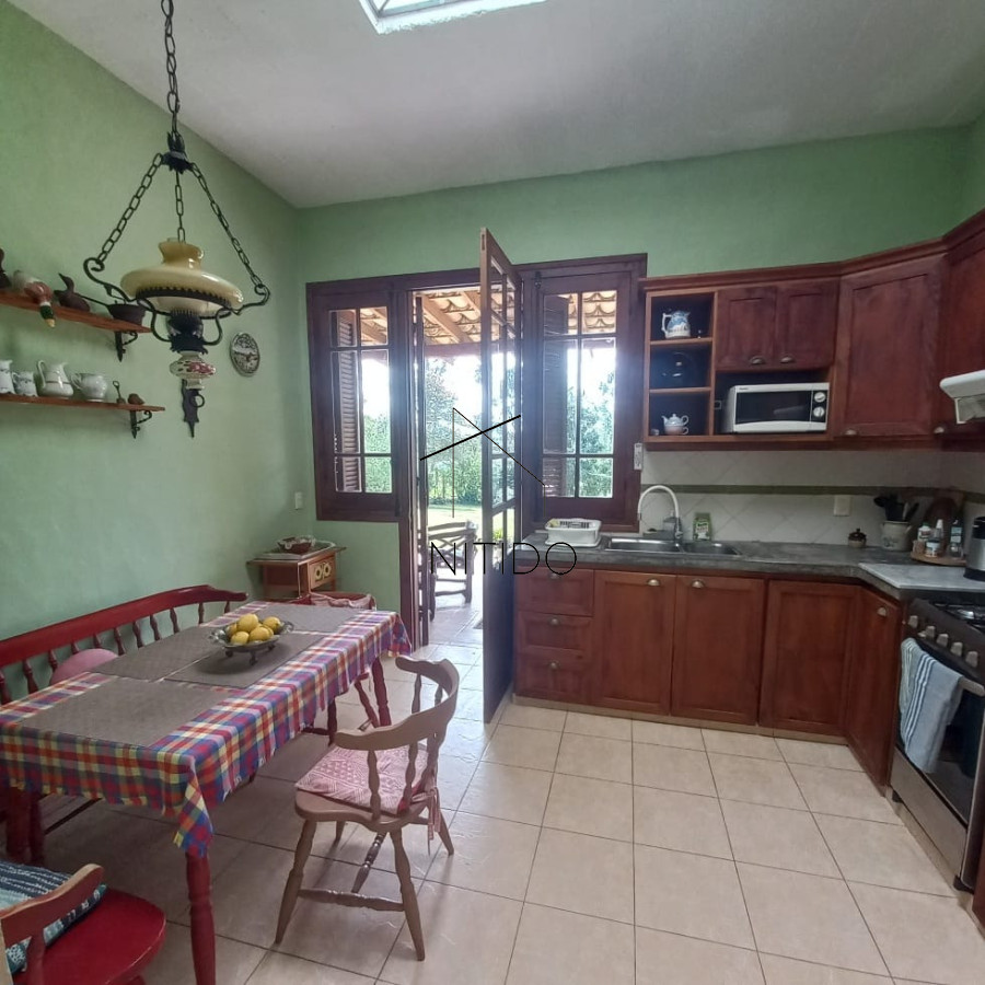 Casa ID.354 - Casa de 3 dormitorios y servicio en alquiler anual 