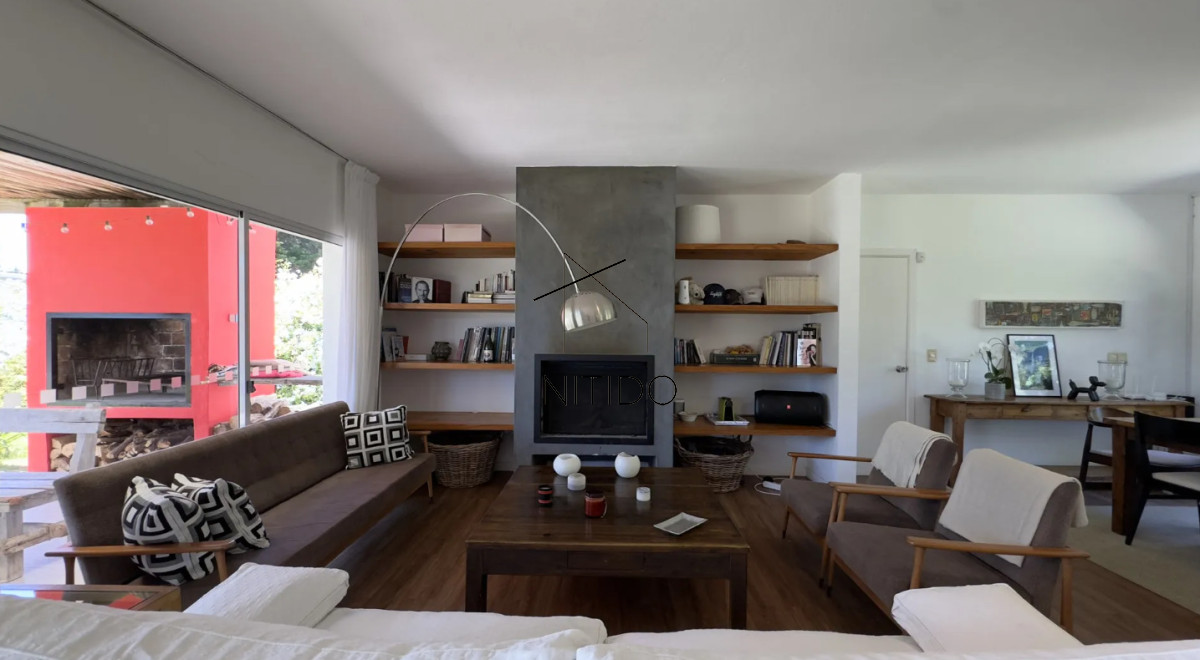 Casa ID.554 - Casa de 4 dormitorios en alquiler anual 