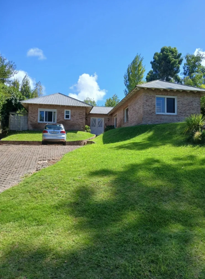 Imagen de Casa de 4 dormitorios en Barrio Privado, Punta del Este.