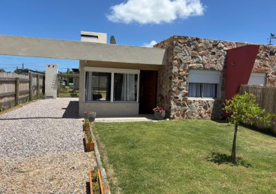 Casa a media cuadra de la playa 2 dormitorios 