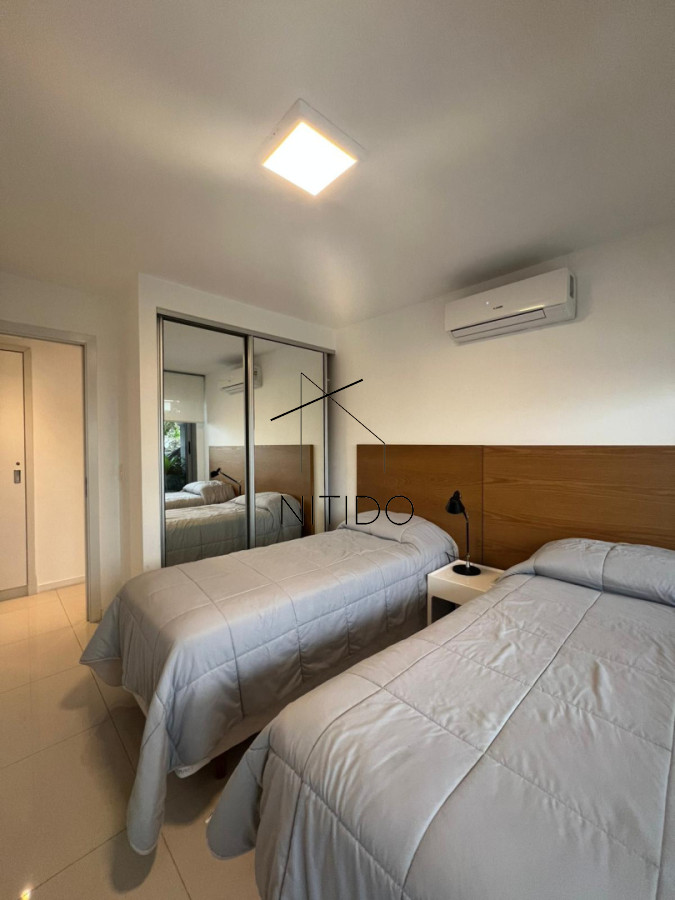 Apartamento ID.704 - Apartamento de 3 dormitorios y 3 baños a pasos de playa brava 