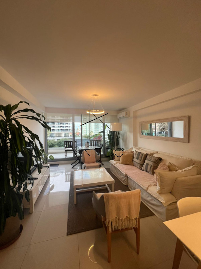 Apartamento ID.704 - Apartamento de 3 dormitorios y 3 baños a pasos de playa brava 