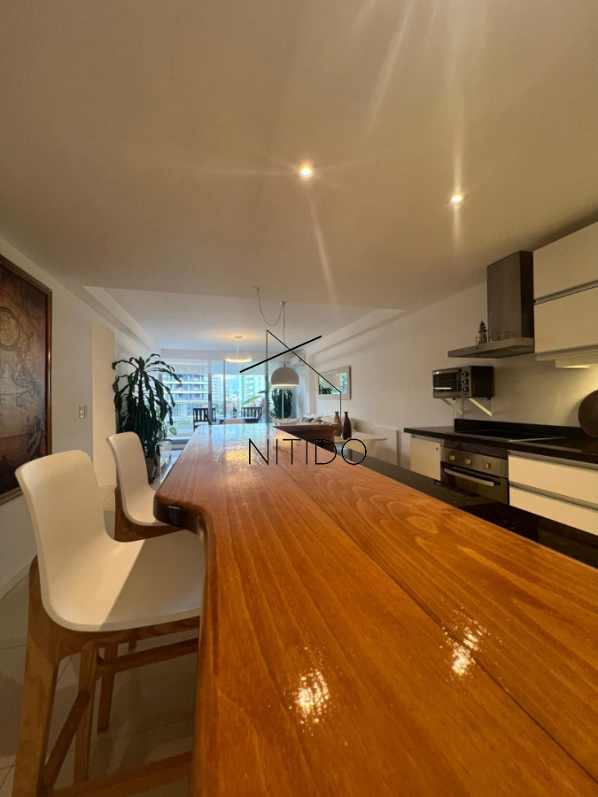 Apartamento ID.704 - Apartamento de 3 dormitorios y 3 baños a pasos de playa brava 