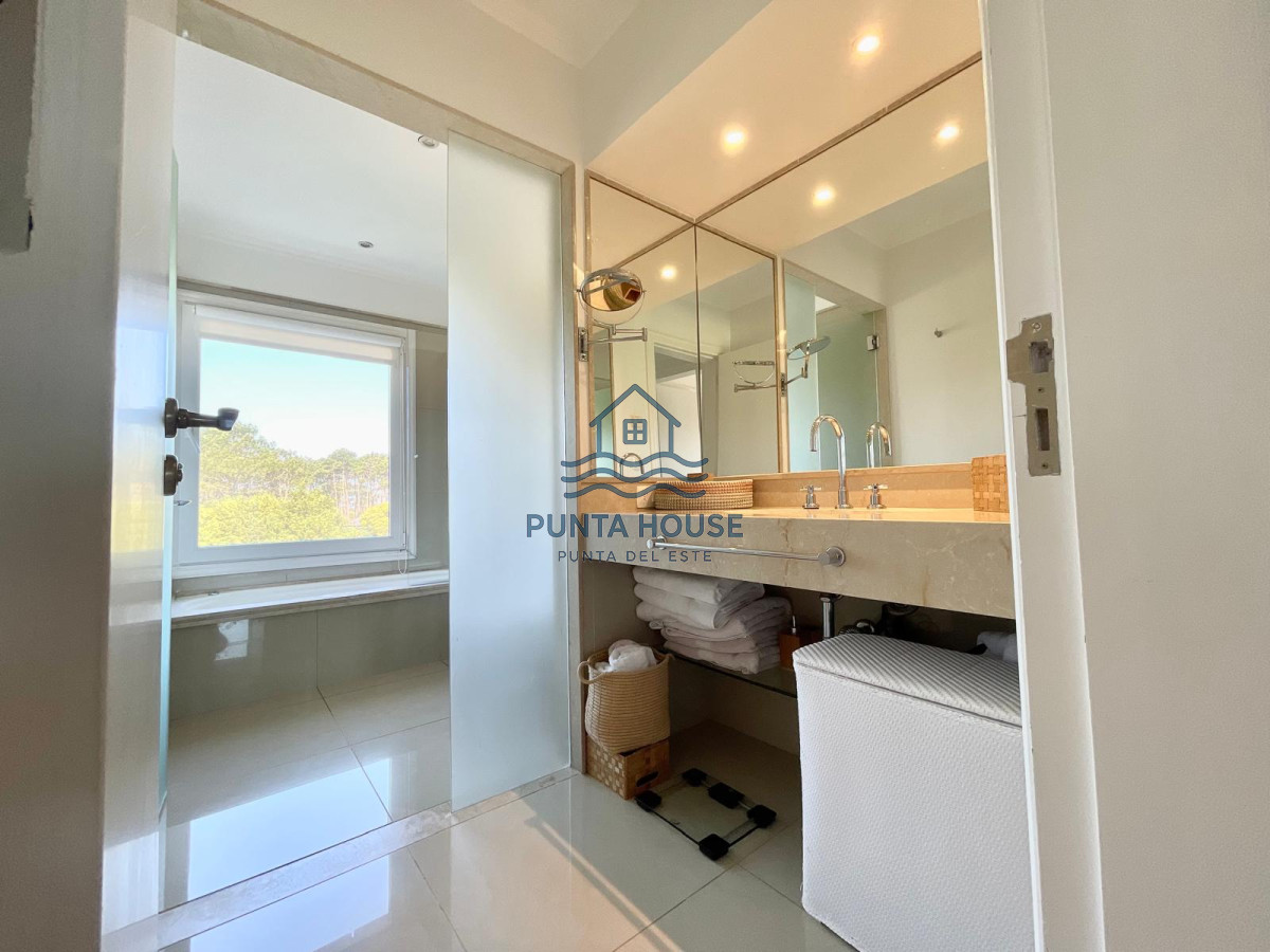 Apartamento ID.13 - Apartamento en Venta de dos dormitorios Playa Mansa