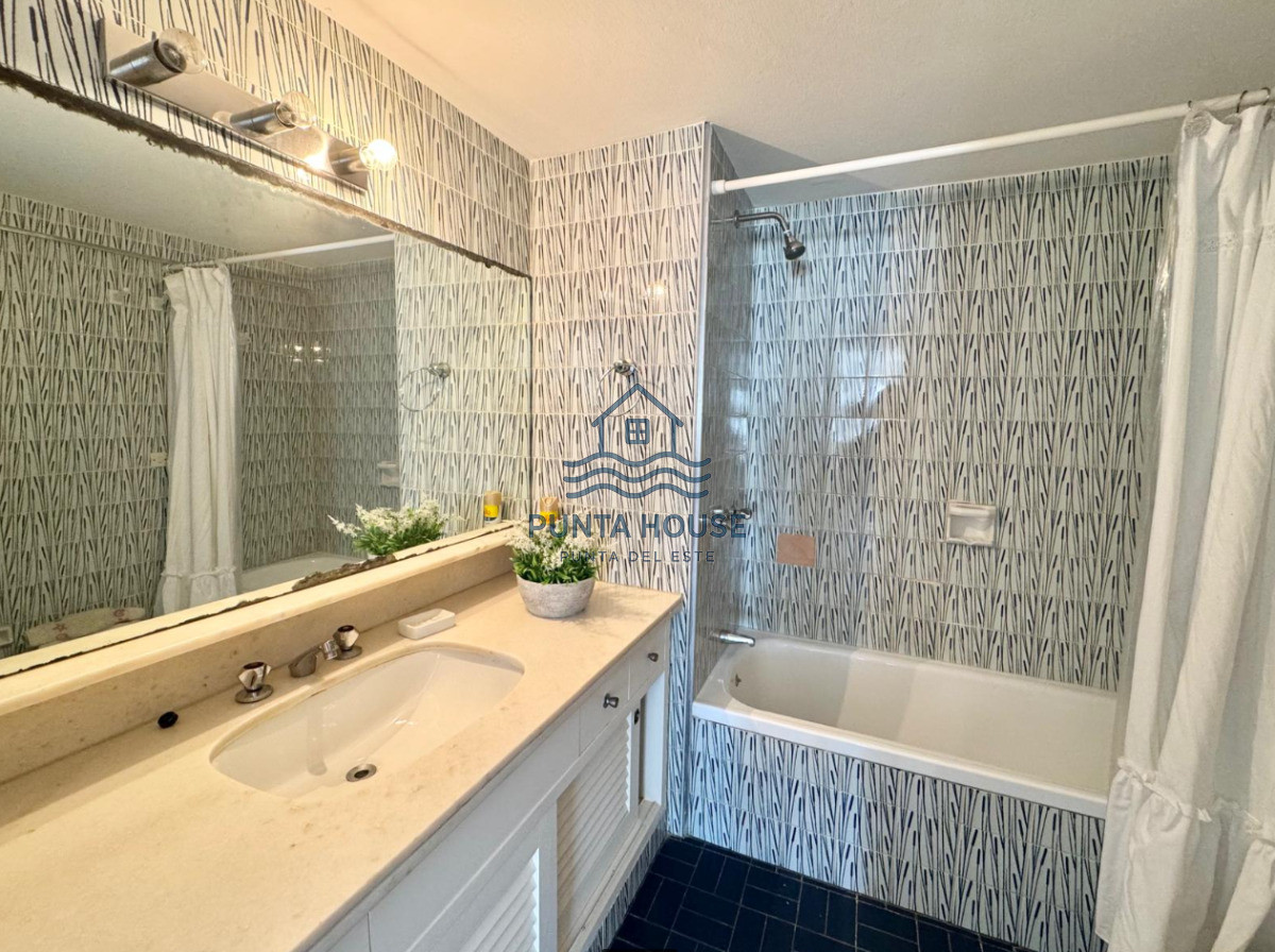 Apartamento ID.25 - Apartamento en venta de tres dormitorios 