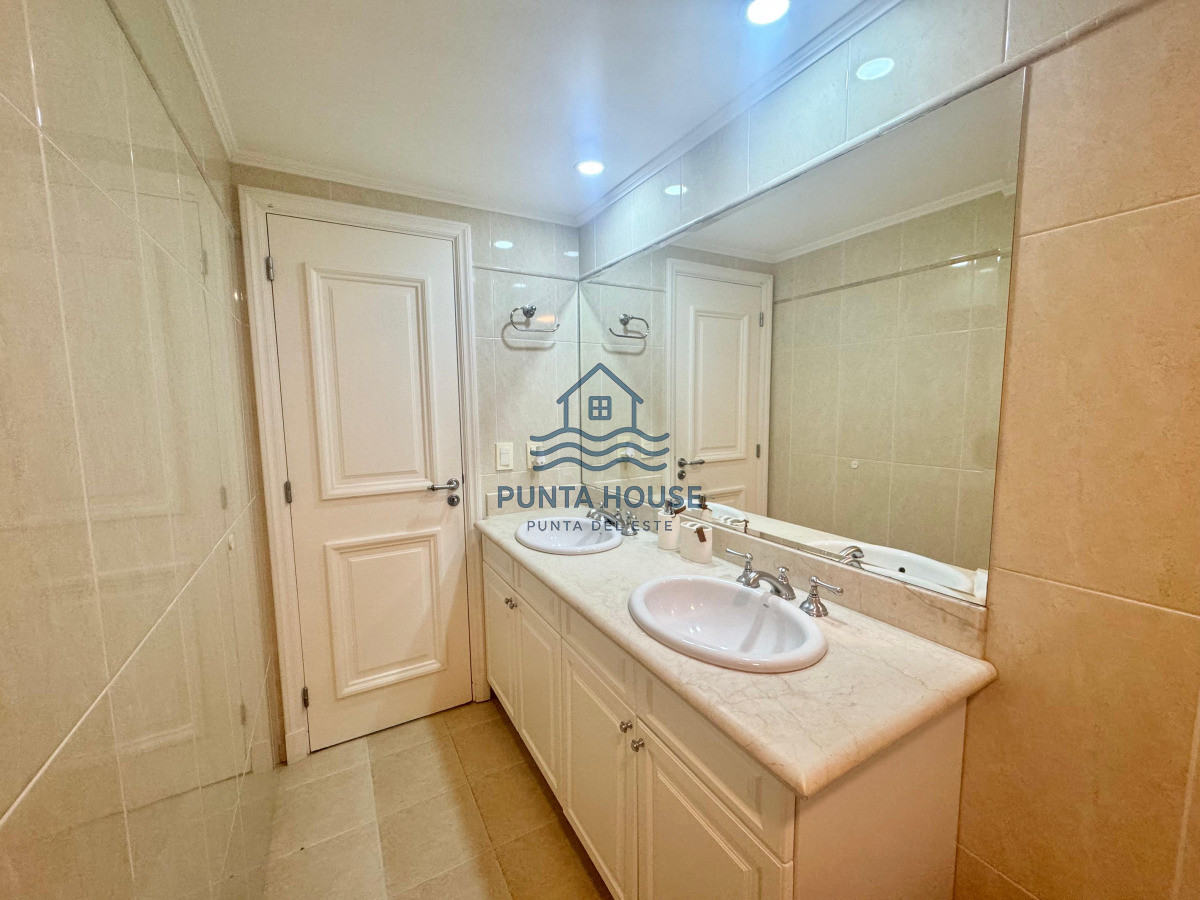 Apartamento ID.23 - Apartamento en venta de tres suites y dependencia 