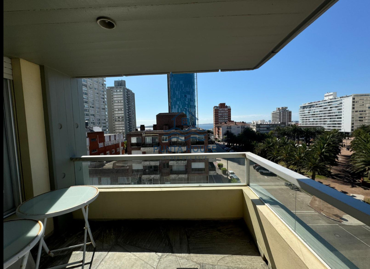 Apartamento ID.25 - Apartamento en venta de tres dormitorios 