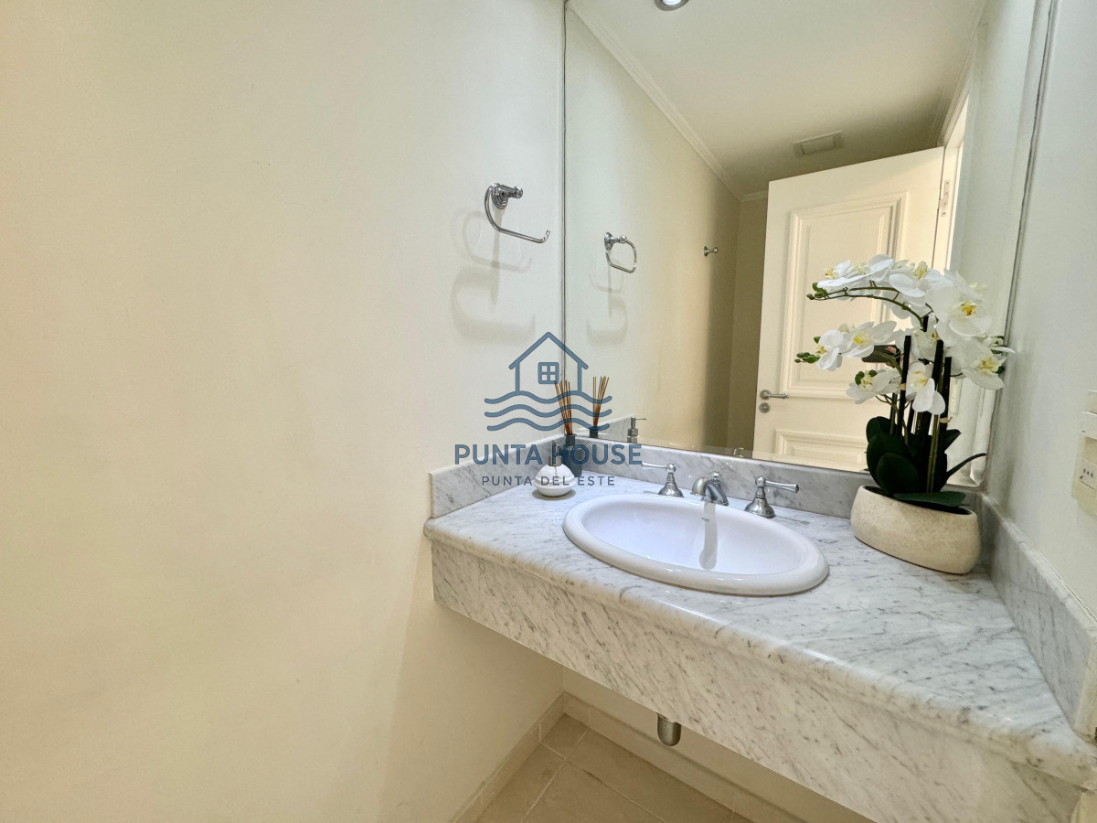 Apartamento ID.23 - Apartamento en venta de tres suites y dependencia 