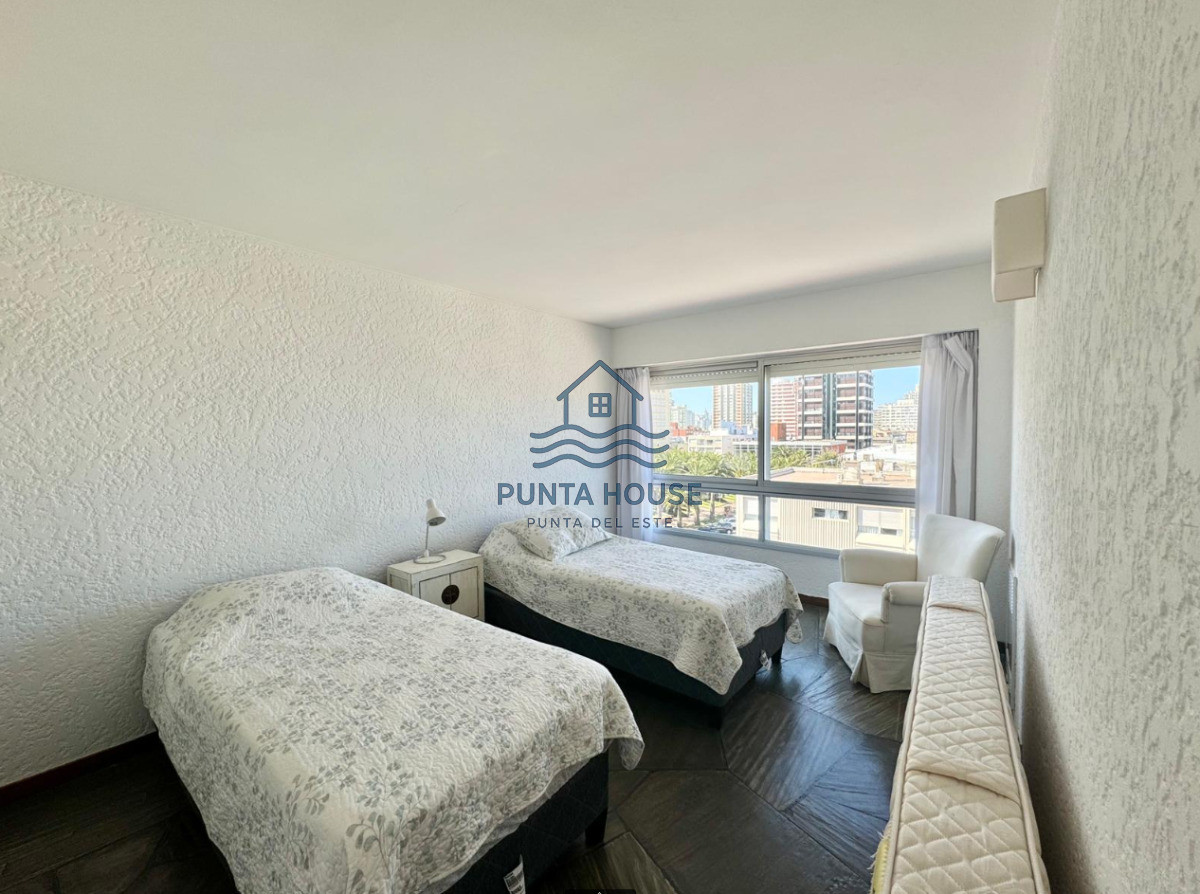 Apartamento ID.25 - Apartamento en venta de tres dormitorios 