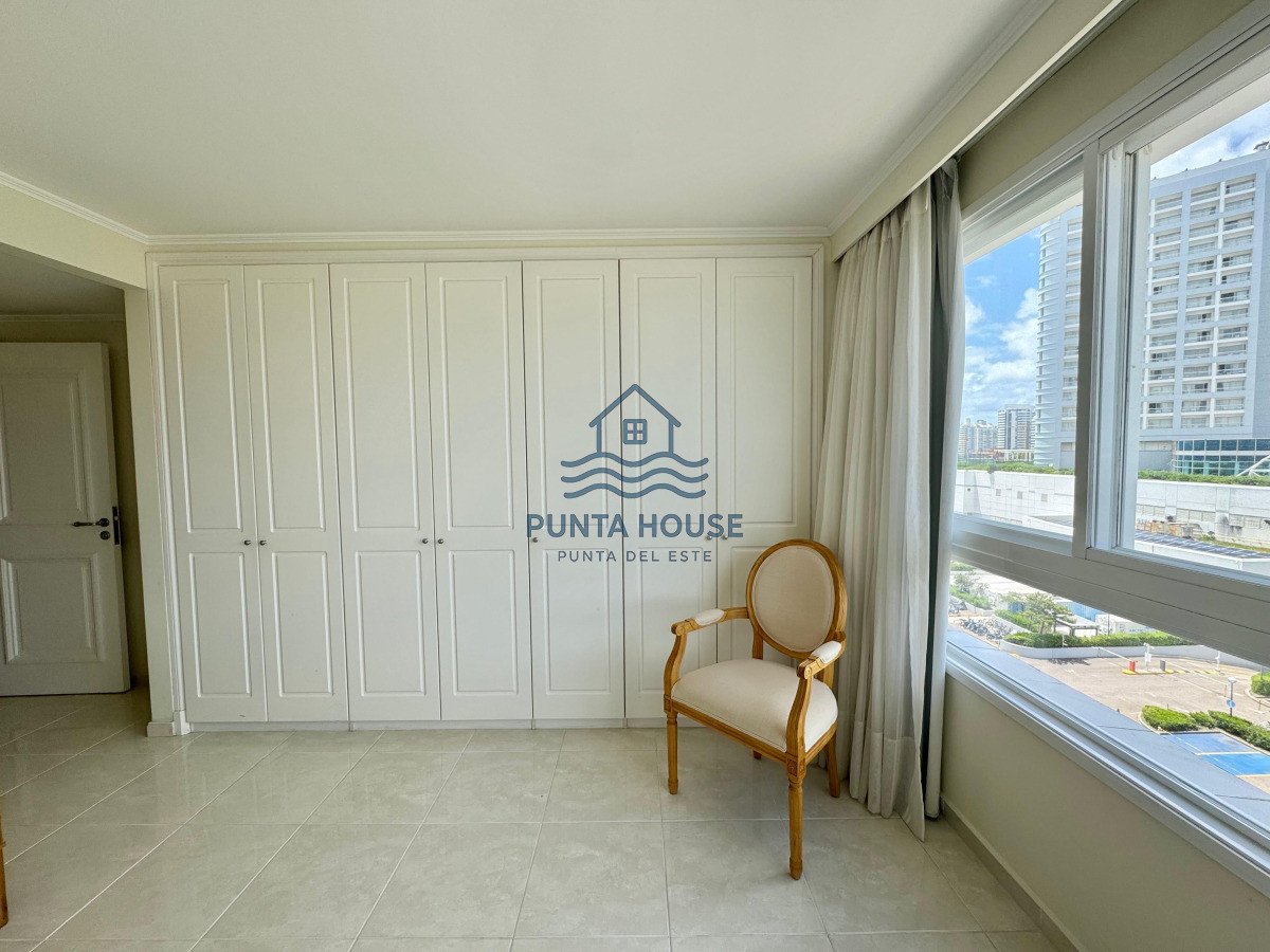 Apartamento ID.23 - Apartamento en venta de tres suites y dependencia 