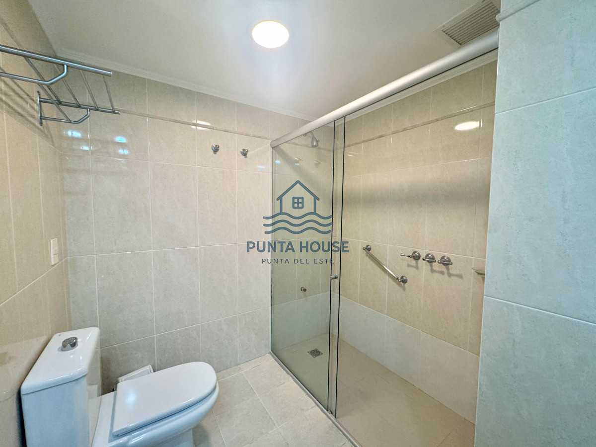 Apartamento ID.23 - Apartamento en venta de tres suites y dependencia 