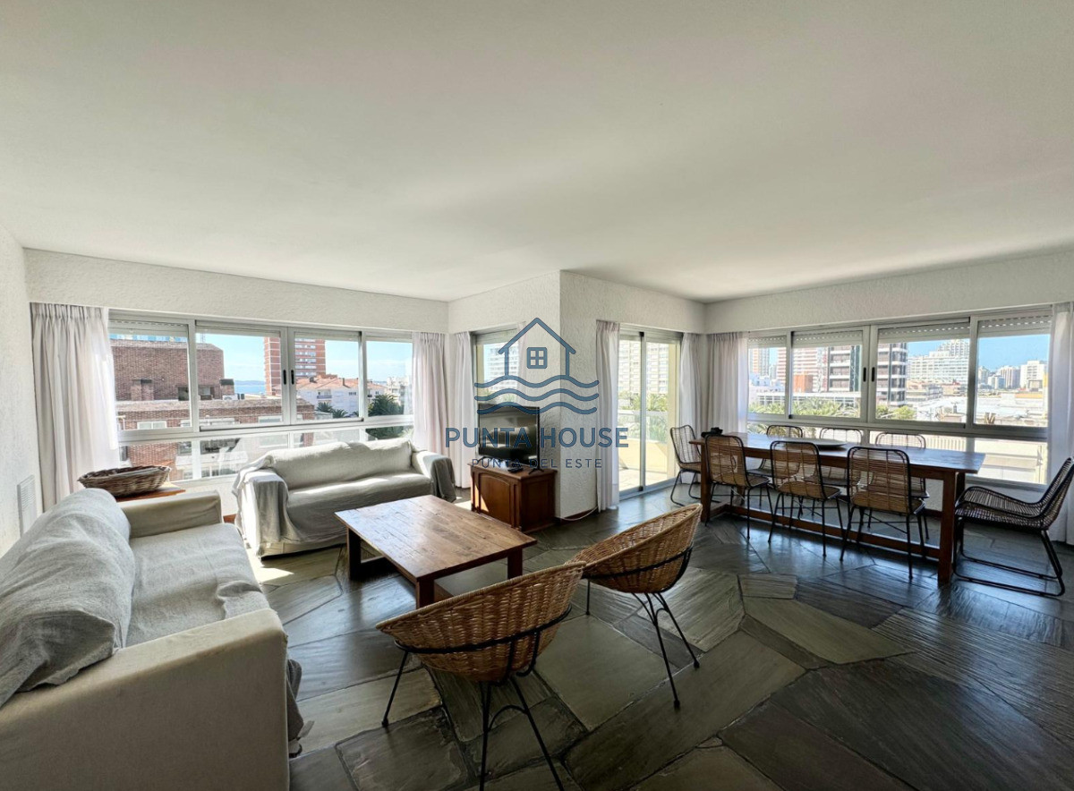 Apartamento ID.25 - Apartamento en venta de tres dormitorios 