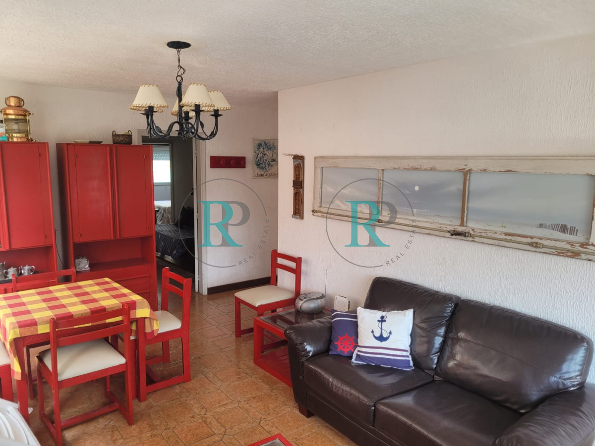 Apartamento ID.2529 - Apartamento en hermosa zona  con bajos gastos comunes