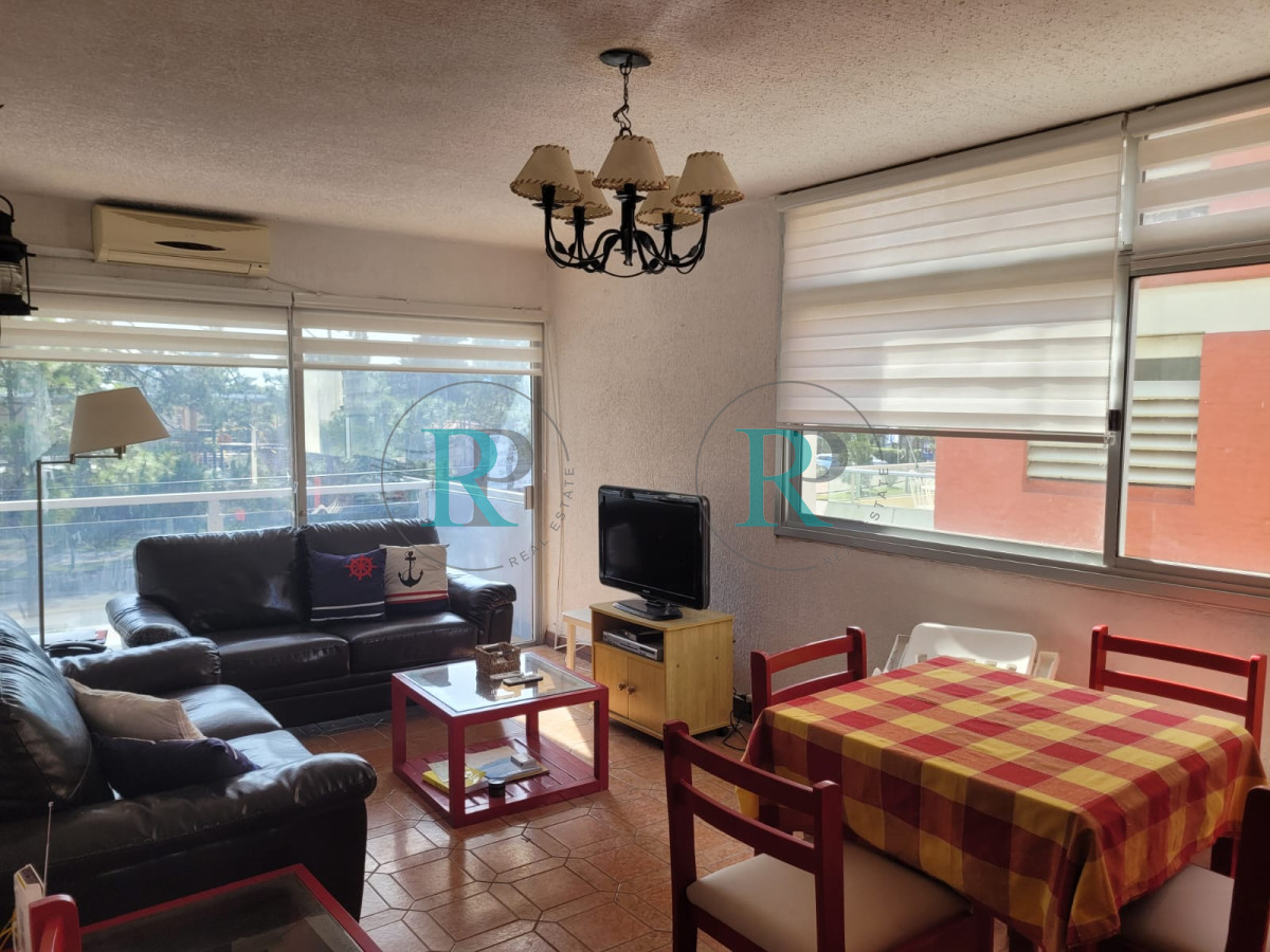 Apartamento ID.2529 - Apartamento en hermosa zona  con bajos gastos comunes