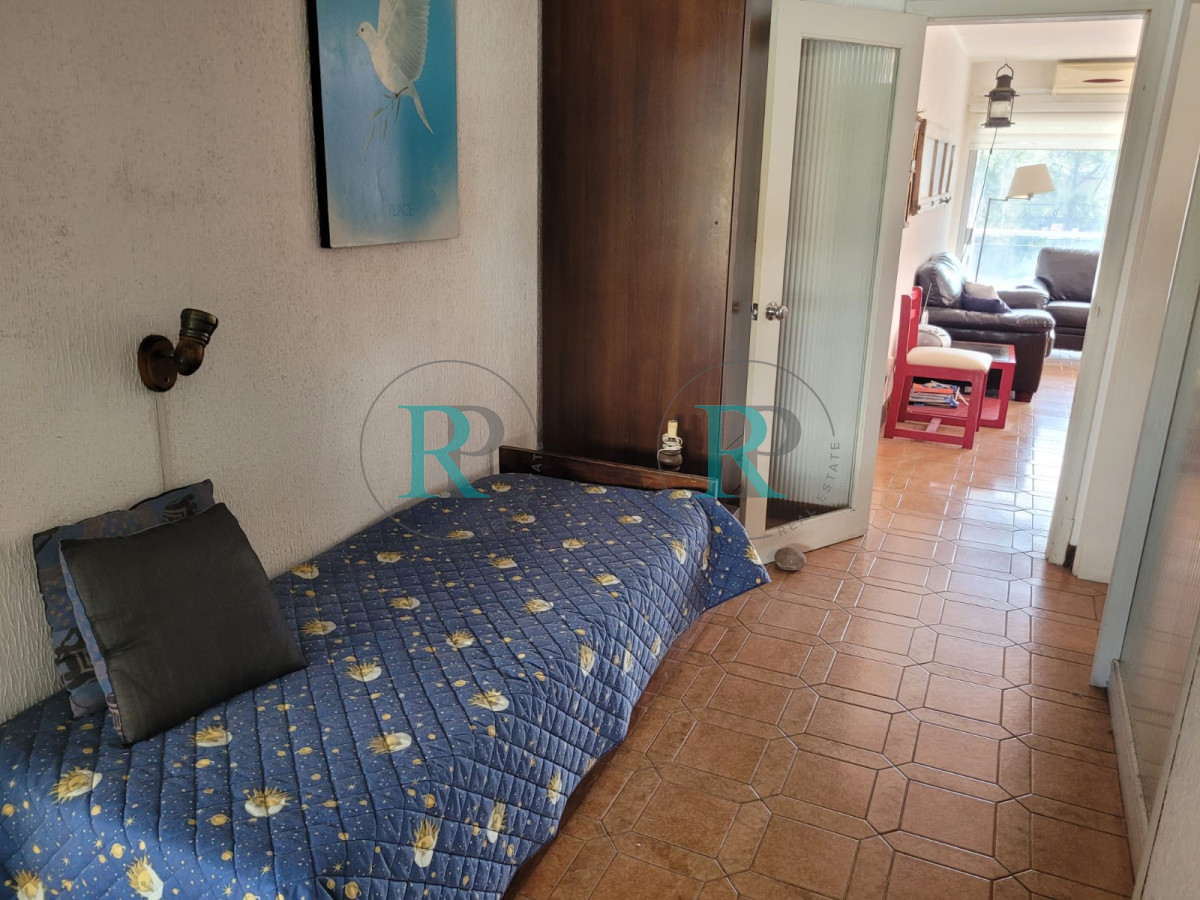 Apartamento ID.2529 - Apartamento en hermosa zona  con bajos gastos comunes