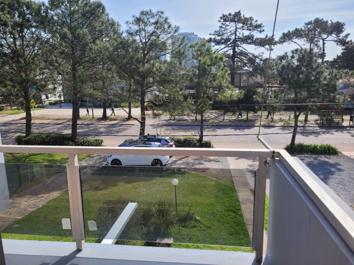 Apartamento ID.3812 - Apartamento en hermosa zona  con bajos gastos comunes