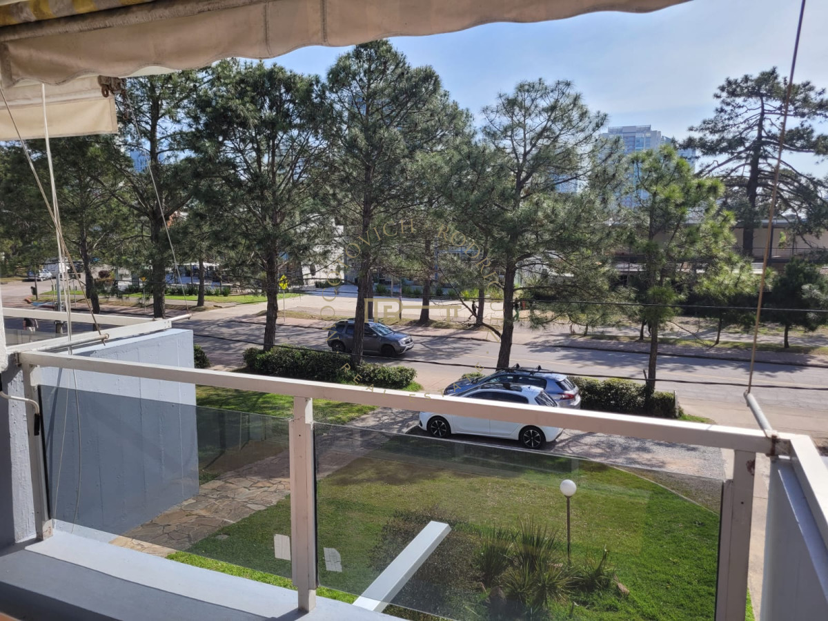 Apartamento ID.3812 - Apartamento en hermosa zona  con bajos gastos comunes