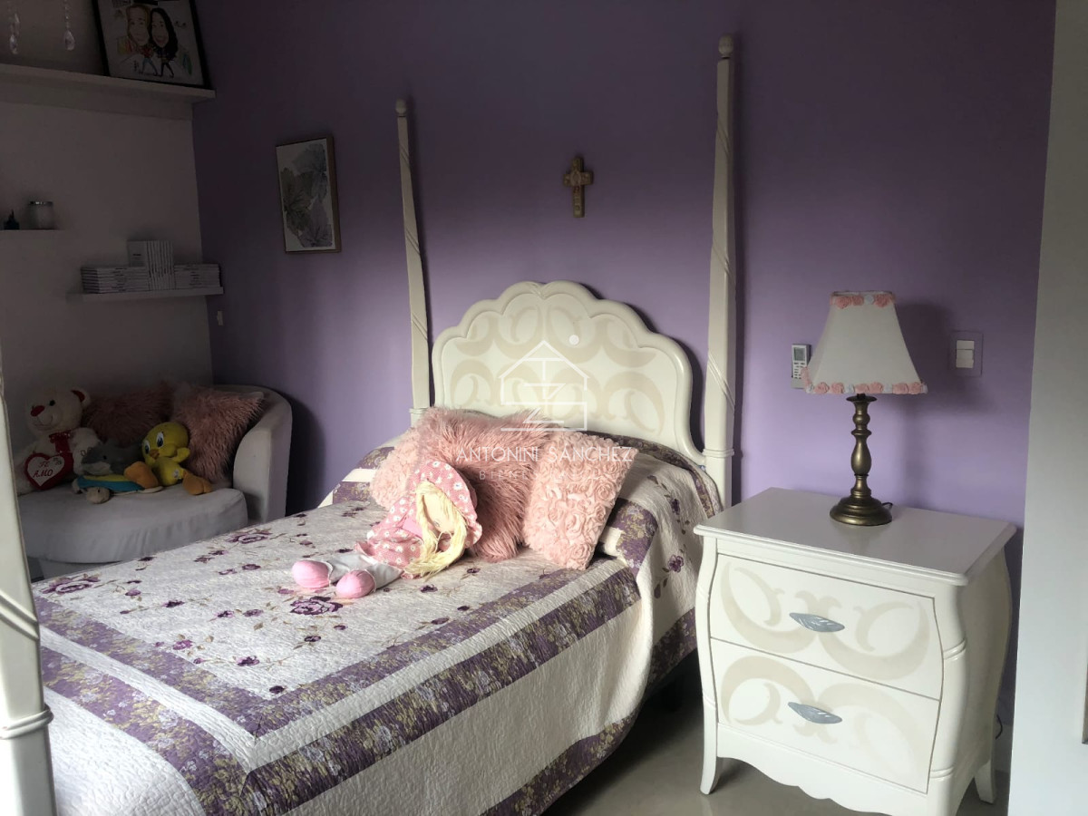 Casa ID.2739 - Hermosa residencia en Barrio Privado 