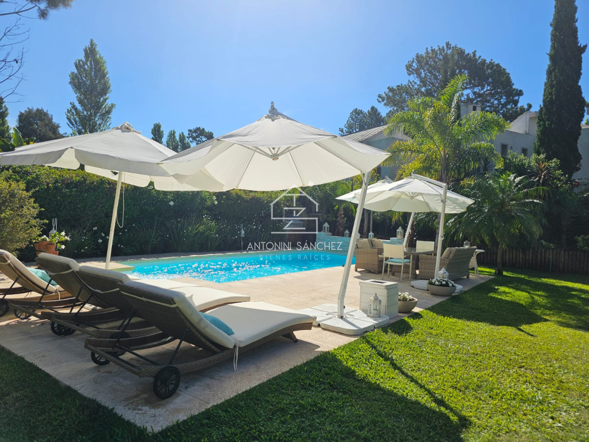 Casa ID.2739 - Hermosa residencia en Barrio Privado 