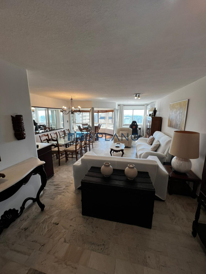 Apartamento ID.89 - EN EL EDIFICIO CON MEJOR CLUB HOUSE DE PUNTA DEL ESTE