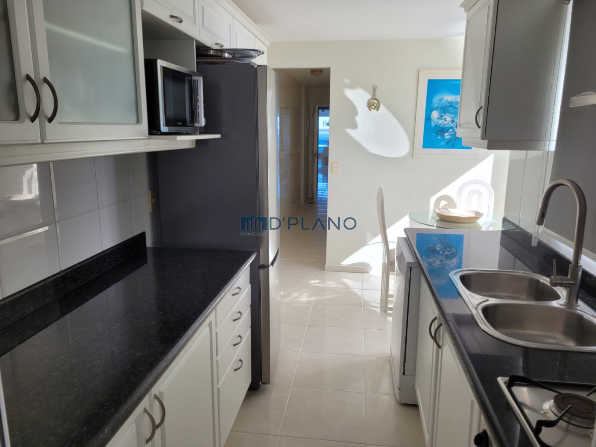 Apartamento ID.4 - Frente al mar con todos los servicios