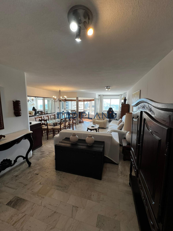 Apartamento ID.89 - EN EL EDIFICIO CON MEJOR CLUB HOUSE DE PUNTA DEL ESTE