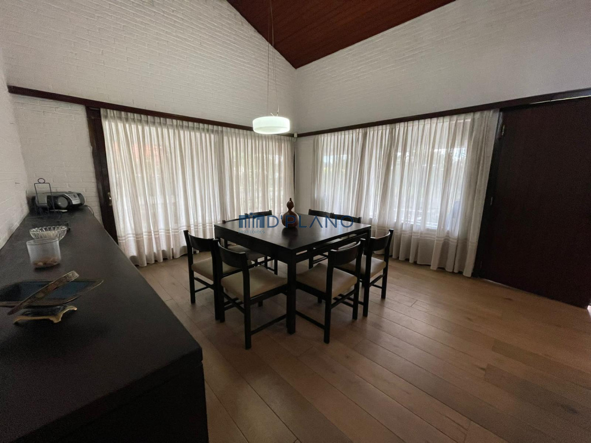 Casa ID.17 - Chalet muy cerca del mar con buena capacidad